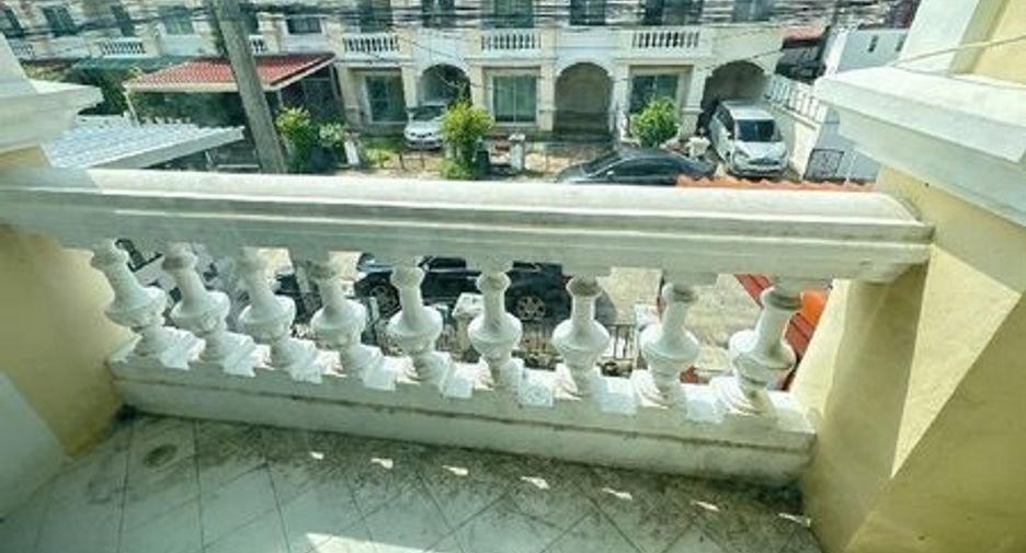 Reihenhaus zum Kauf mit 4 Zimmer in Bang Phli, Samut Prakan