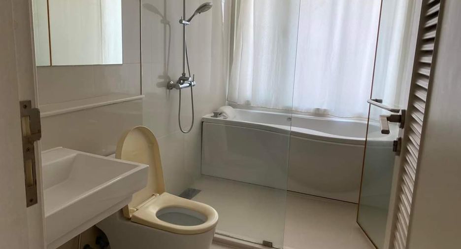 ให้เช่า 4 ห้องนอน คอนโด ใน วัฒนา, กรุงเทพฯ