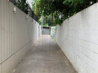 出售 土地 在 Watthana, 曼谷