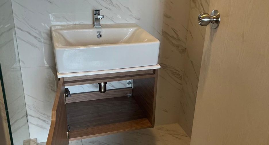 For rent and for sale 1 bed apartment in Bang Na, Bangkok
