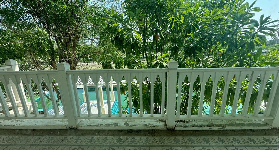 Haus zum Kauf mit 4 Zimmer in Cha Am, Phetchaburi