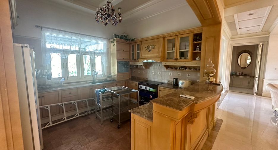 Haus zum Kauf mit 4 Zimmer in Cha Am, Phetchaburi
