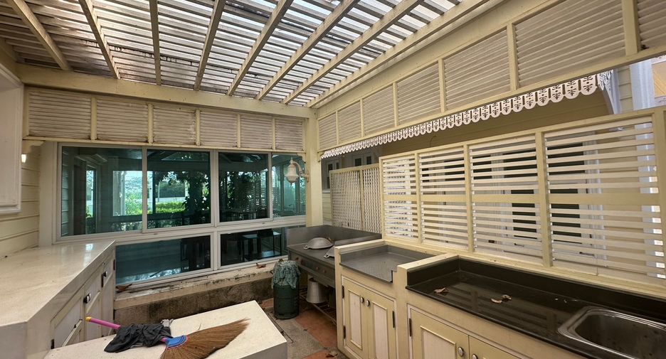 Haus zum Kauf mit 4 Zimmer in Cha Am, Phetchaburi