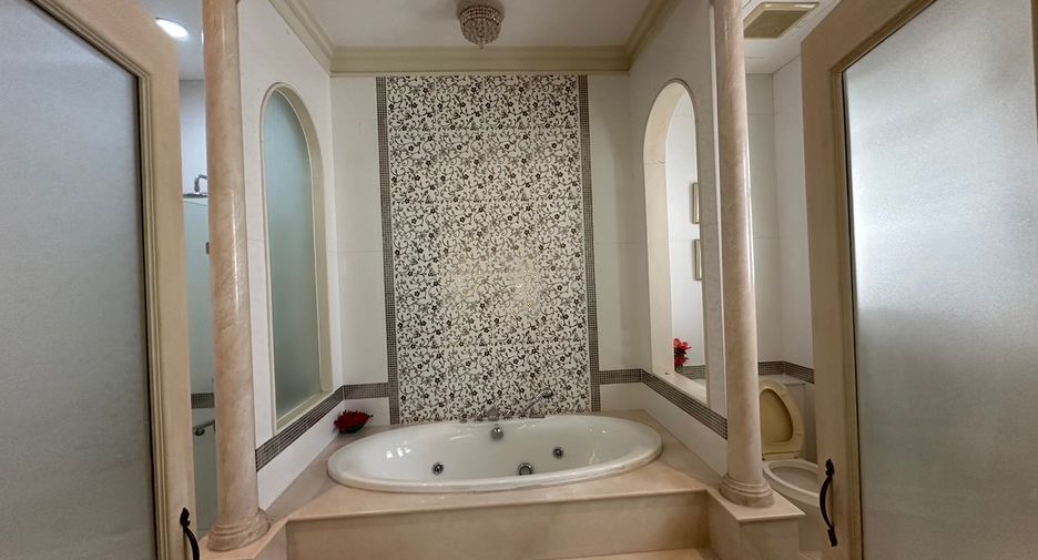 Haus zum Kauf mit 4 Zimmer in Cha Am, Phetchaburi