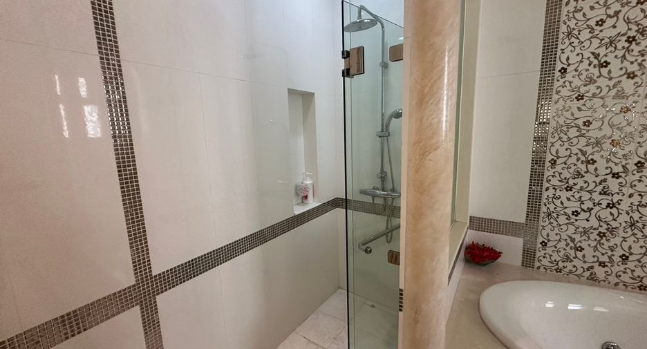 Haus zum Kauf mit 4 Zimmer in Cha Am, Phetchaburi