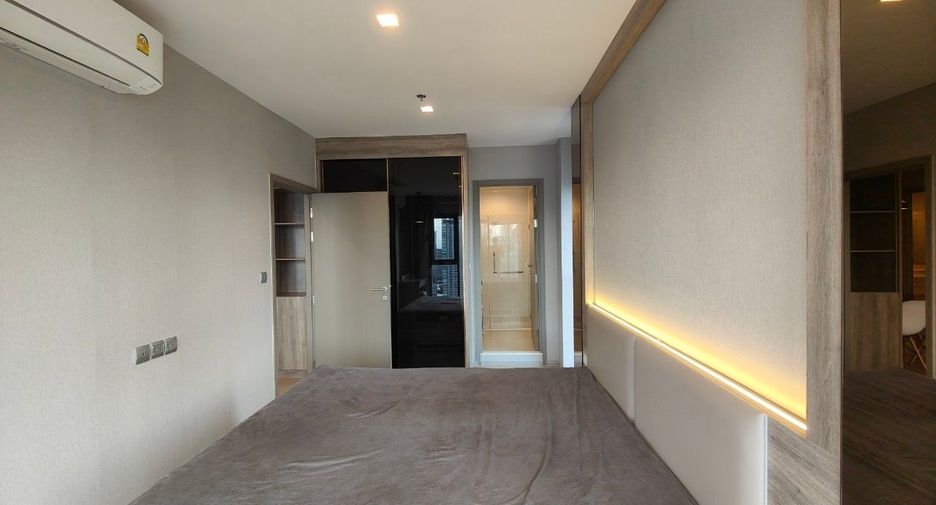 For sale 2 bed condo in Huai Khwang, Bangkok