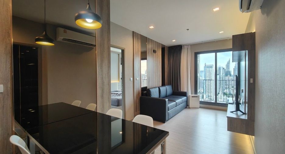 For sale 2 bed condo in Huai Khwang, Bangkok