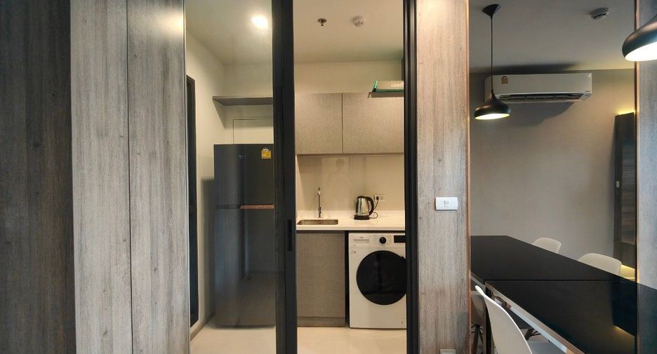 For sale 2 bed condo in Huai Khwang, Bangkok