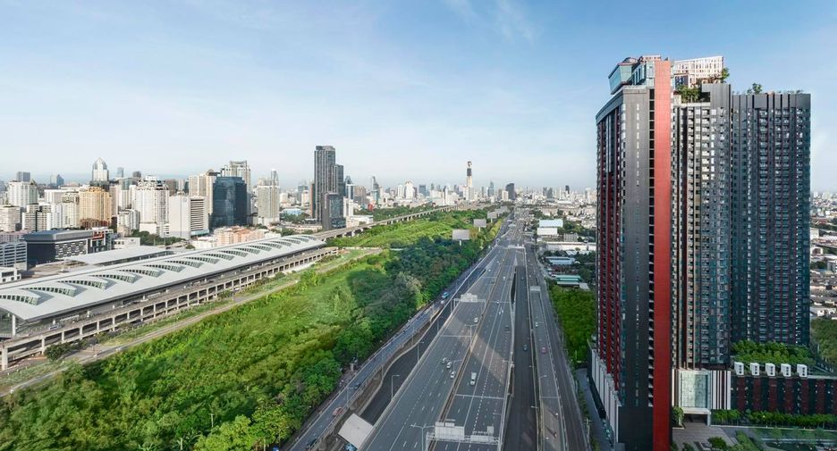 For sale 2 bed condo in Huai Khwang, Bangkok