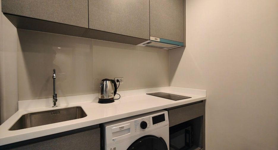 For sale 2 bed condo in Huai Khwang, Bangkok