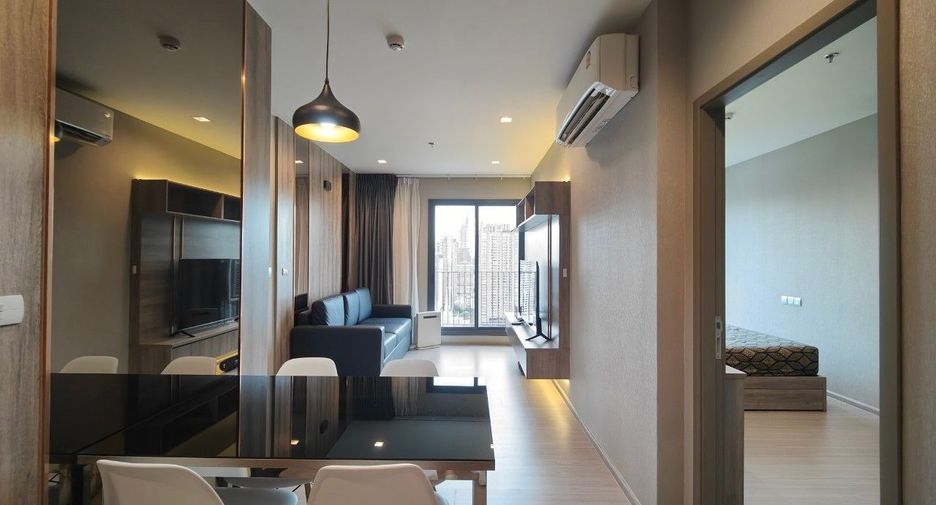 For sale 2 bed condo in Huai Khwang, Bangkok