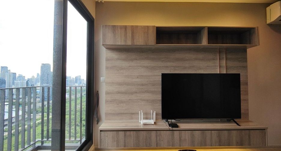 For sale 2 bed condo in Huai Khwang, Bangkok