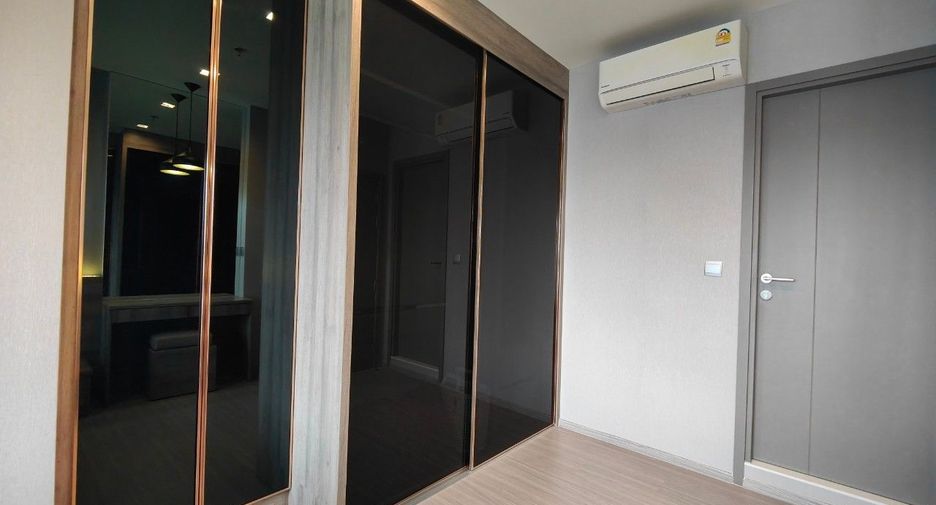 For sale 2 bed condo in Huai Khwang, Bangkok
