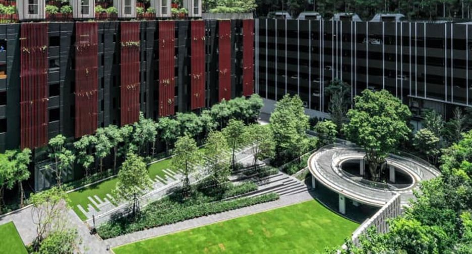 For sale 2 bed condo in Huai Khwang, Bangkok