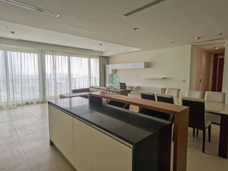 For rent 2 bedrooms condo in Sathon, Bangkok