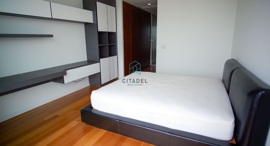 For rent 2 bedrooms condo in Sathon, Bangkok