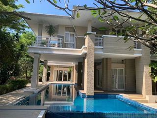 Casa en alquiler de 3 habitaciones en Bang Lamung, Chonburi