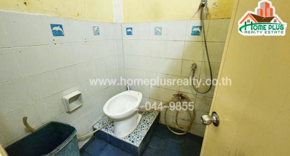 For sale 4 Beds townhouse in Mueang Nonthaburi, Nonthaburi