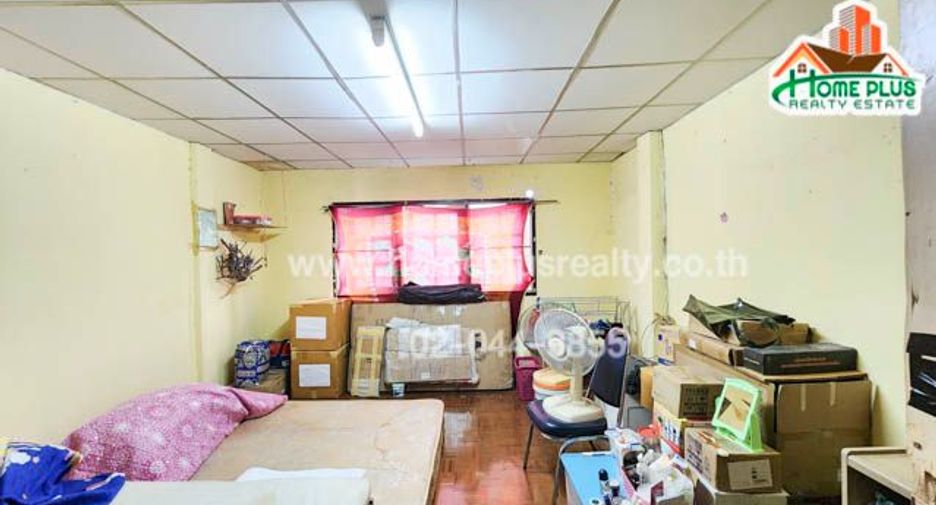 For sale 4 Beds townhouse in Mueang Nonthaburi, Nonthaburi