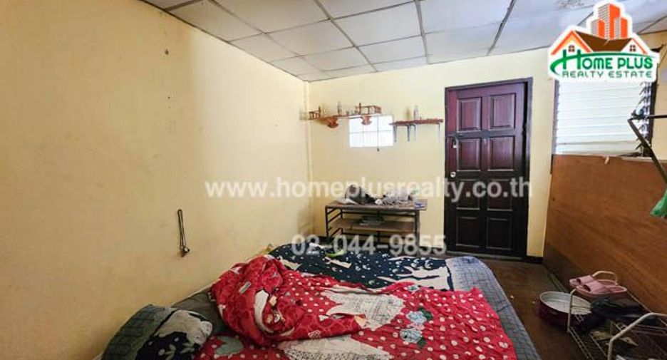 For sale 4 Beds townhouse in Mueang Nonthaburi, Nonthaburi