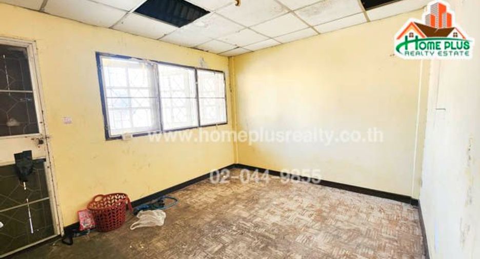 For sale 4 Beds townhouse in Mueang Nonthaburi, Nonthaburi