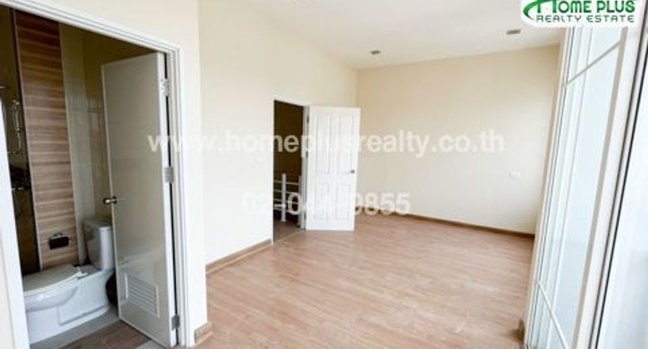For sale 5 bedrooms townhouse in Bueng Kum, Bangkok