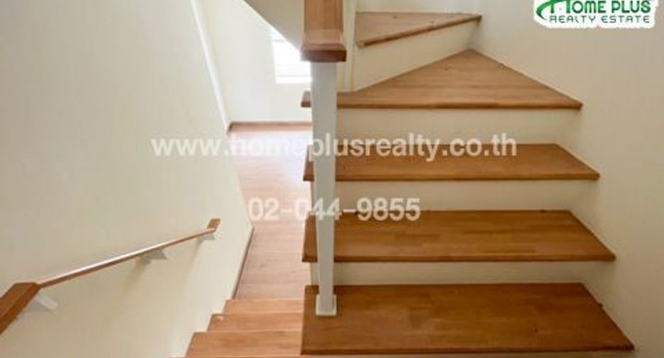 For sale 5 bedrooms townhouse in Bueng Kum, Bangkok