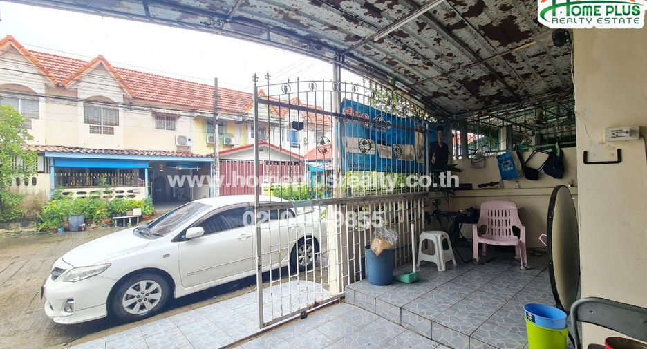 For sale 3 bedrooms townhouse in Nong Khaem, Bangkok