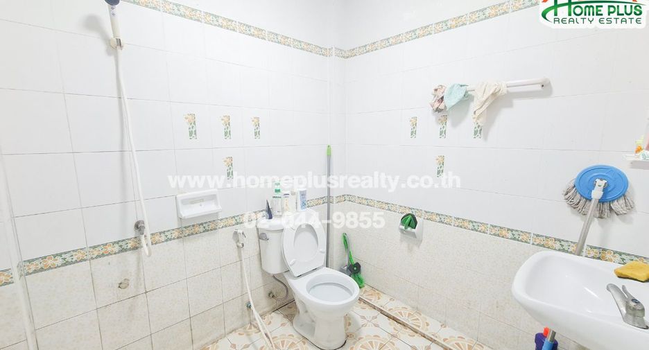For sale 3 bedrooms townhouse in Nong Khaem, Bangkok