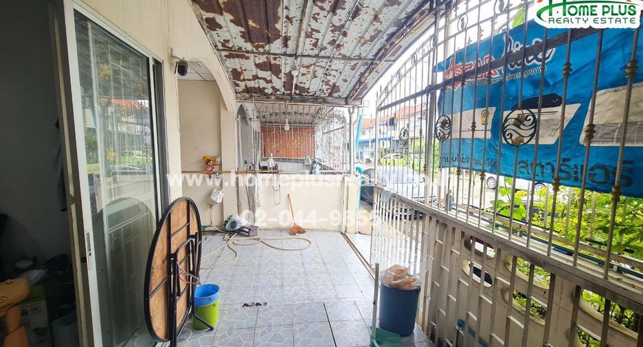 For sale 3 bedrooms townhouse in Nong Khaem, Bangkok