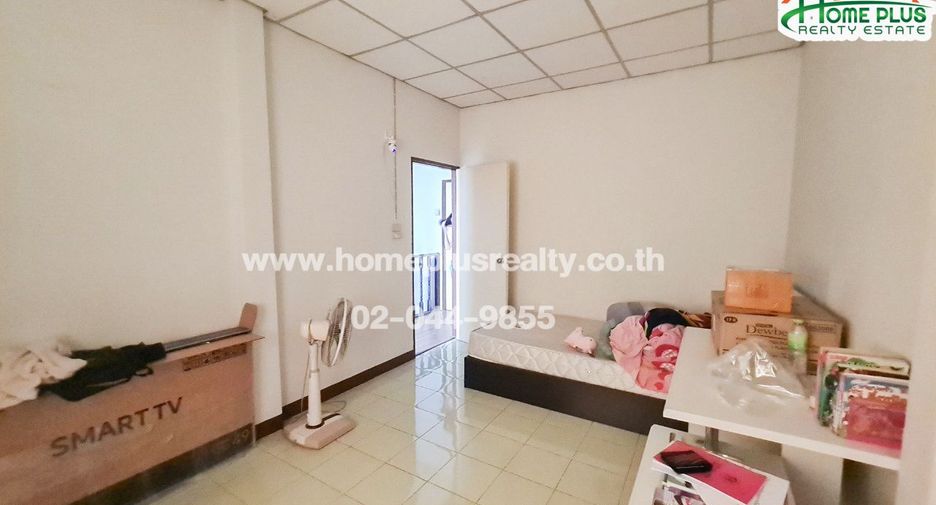 For sale 3 bedrooms townhouse in Nong Khaem, Bangkok
