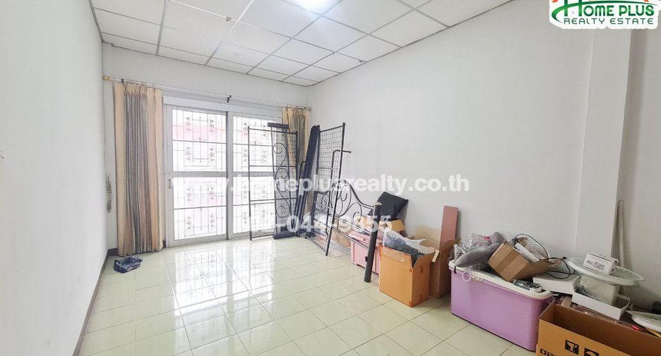 For sale 3 bedrooms townhouse in Nong Khaem, Bangkok