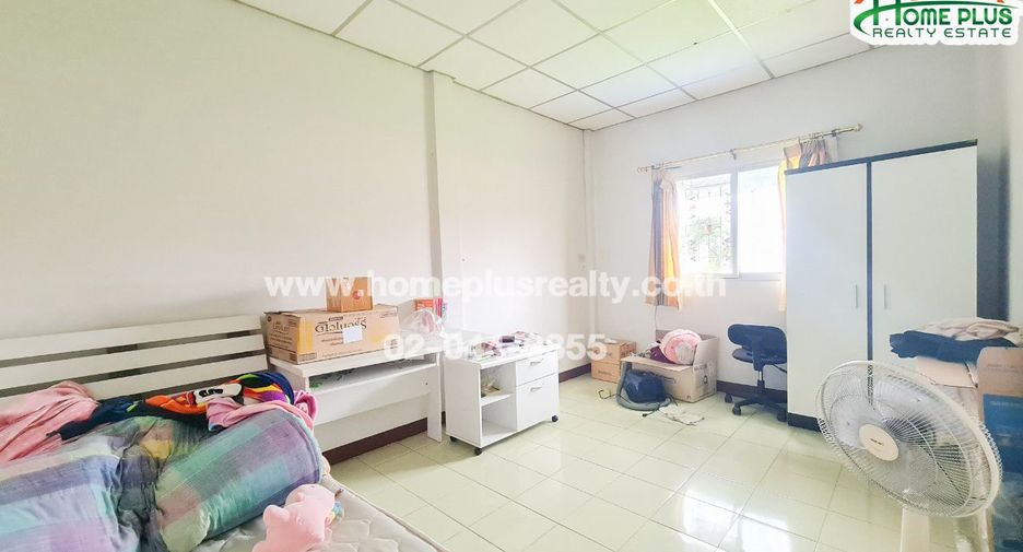 For sale 3 bedrooms townhouse in Nong Khaem, Bangkok