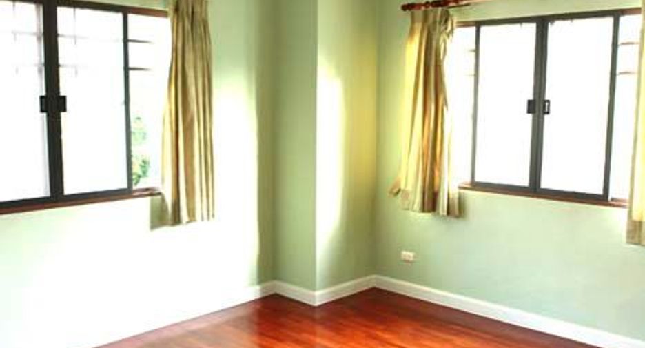 For sale 3 bedrooms house in Mueang Nonthaburi, Nonthaburi