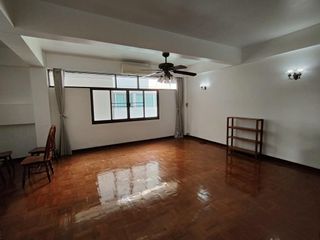 For rent 3 Beds apartment in Phaya Thai, Bangkok