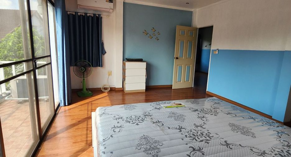 For rent and for sale 4 bedrooms house in Si Racha, Chonburi