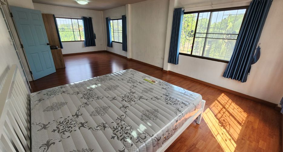 For rent and for sale 4 bedrooms house in Si Racha, Chonburi