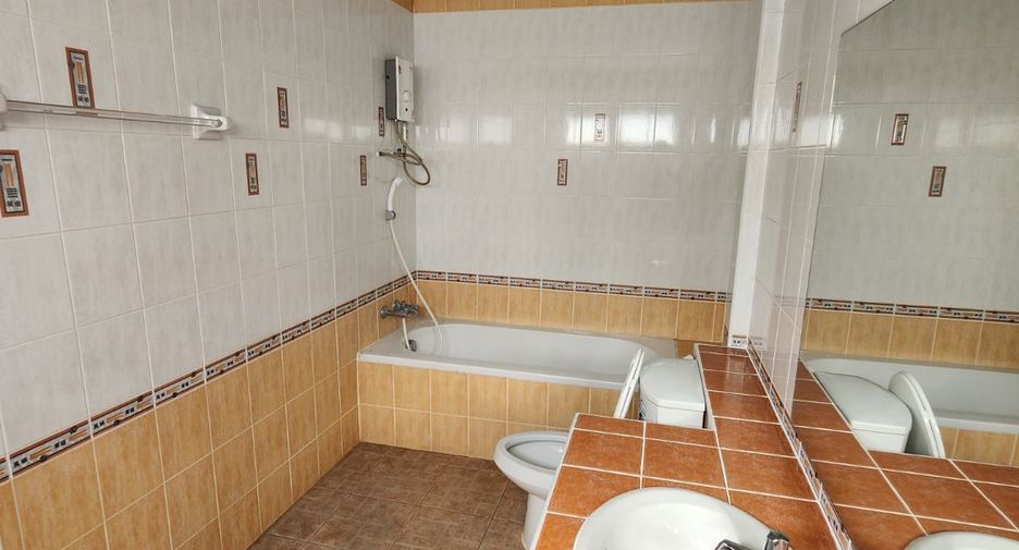 For rent and for sale 4 bedrooms house in Si Racha, Chonburi