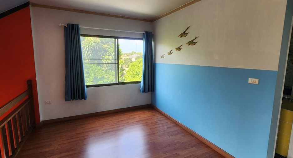For rent and for sale 4 bedrooms house in Si Racha, Chonburi
