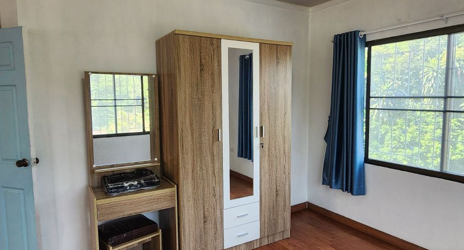 For rent and for sale 4 bedrooms house in Si Racha, Chonburi