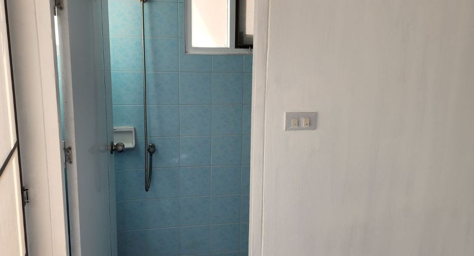 For rent and for sale 4 bedrooms house in Si Racha, Chonburi