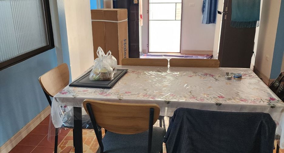For rent and for sale 4 bedrooms house in Si Racha, Chonburi