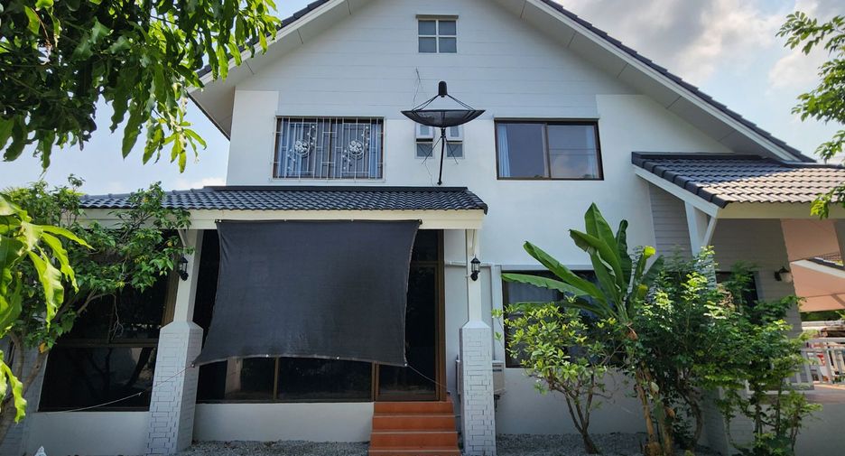 For rent and for sale 4 bedrooms house in Si Racha, Chonburi
