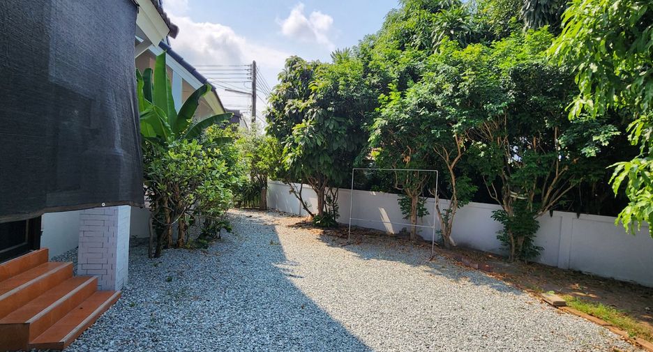For rent and for sale 4 bedrooms house in Si Racha, Chonburi
