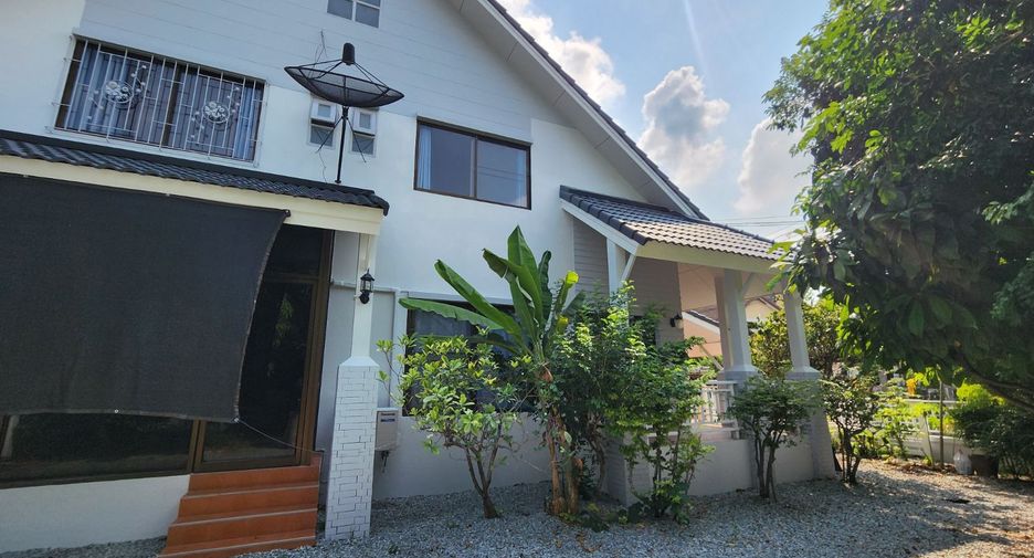 For rent and for sale 4 bedrooms house in Si Racha, Chonburi