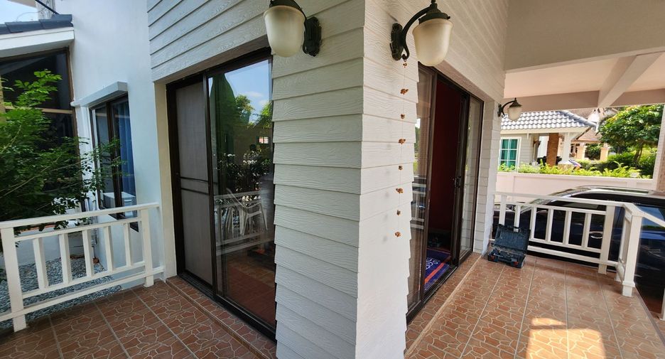 For rent and for sale 4 bedrooms house in Si Racha, Chonburi