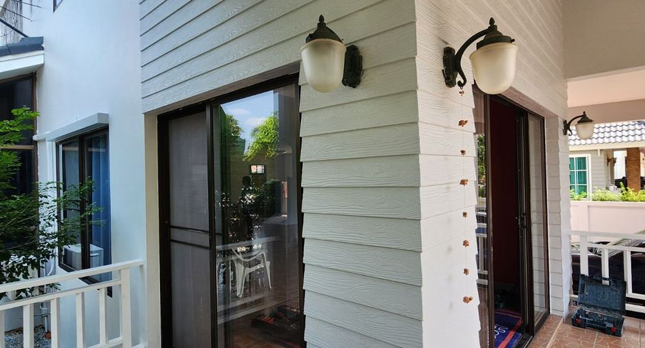 For rent and for sale 4 bedrooms house in Si Racha, Chonburi