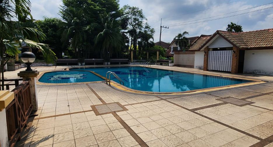 For rent and for sale 4 bedrooms house in Si Racha, Chonburi