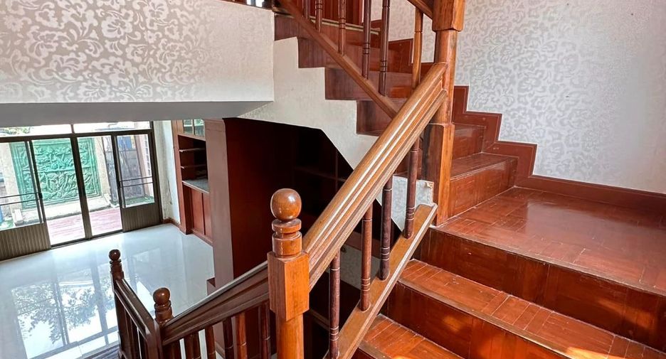 Haus zum Kauf mit 4 Zimmer in Si Racha, Chonburi