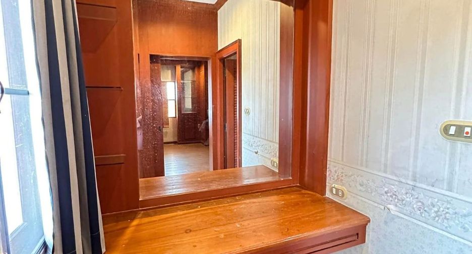 Haus zum Kauf mit 4 Zimmer in Si Racha, Chonburi
